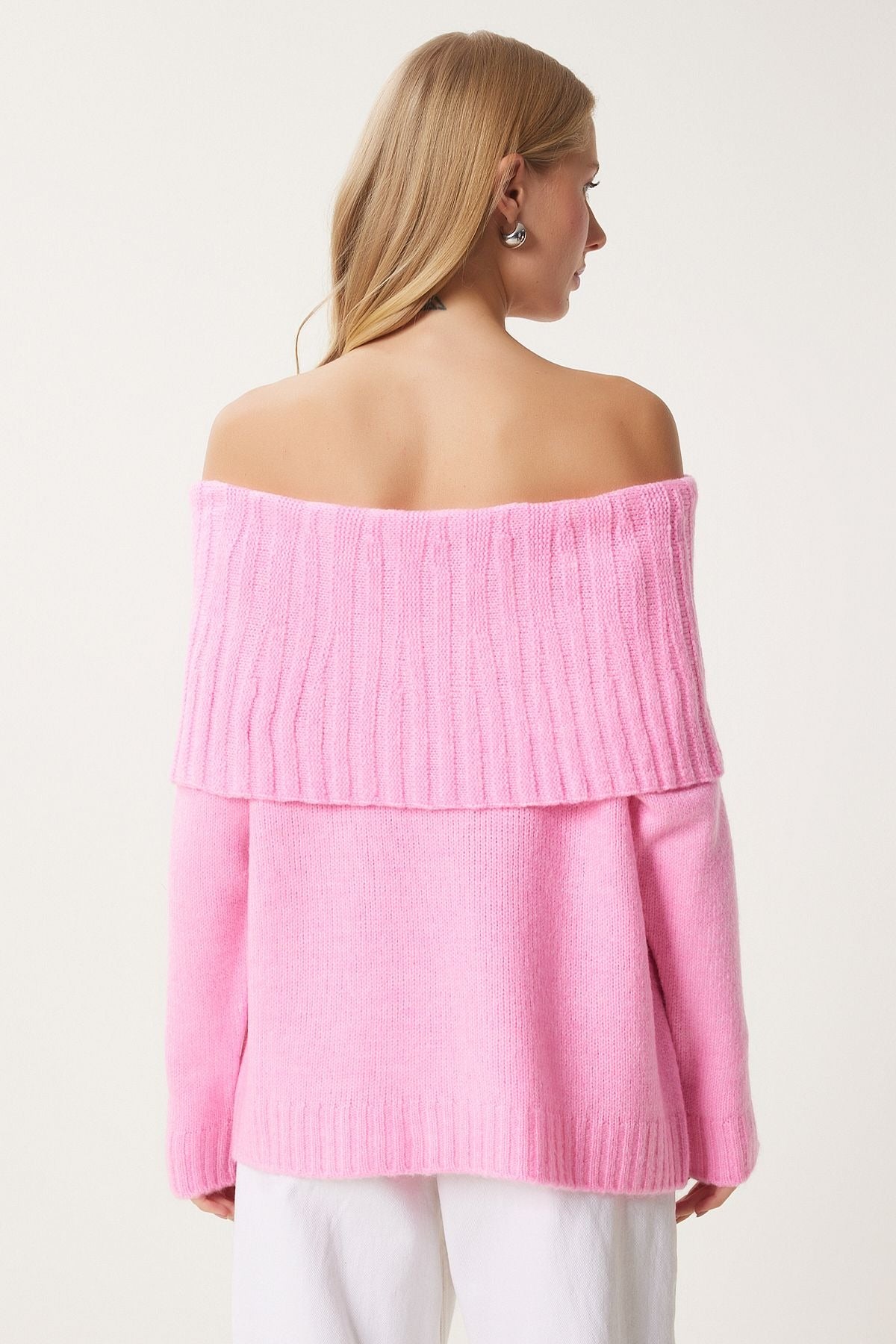 Women's Pink Madonna Collar Knitwear