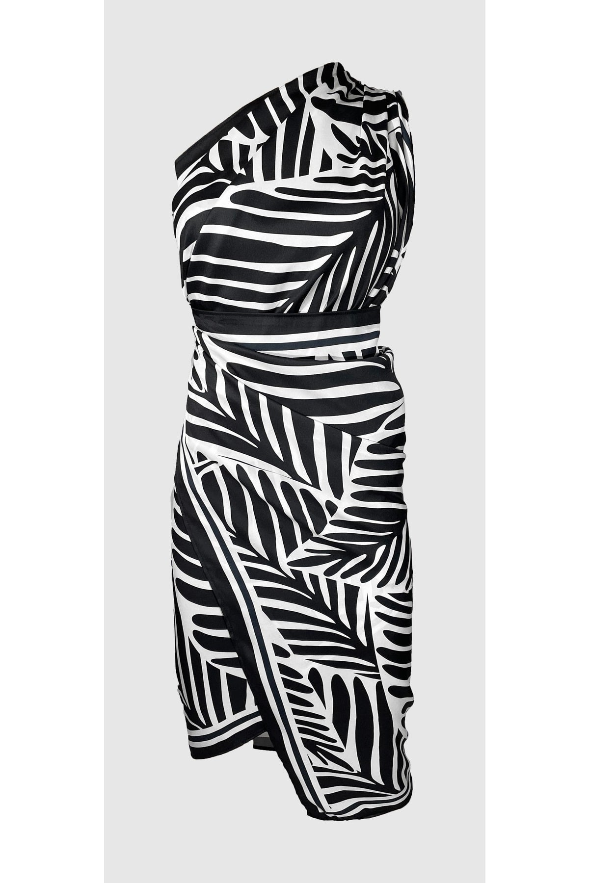 Lana-black Leaf Pattern Pareo Shiny Fabric (95cm*145cm)