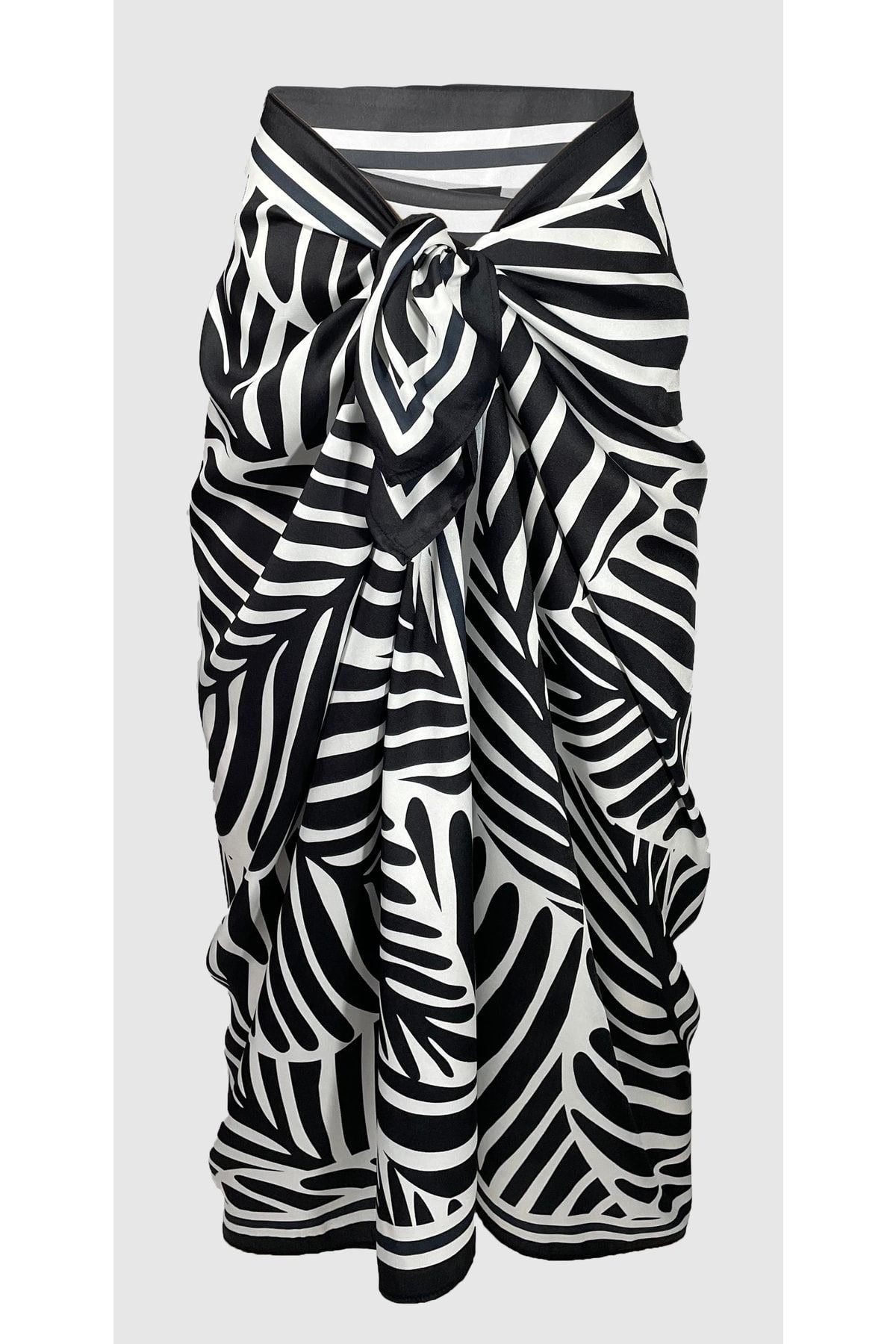 Lana-black Leaf Pattern Pareo Shiny Fabric (95cm*145cm)