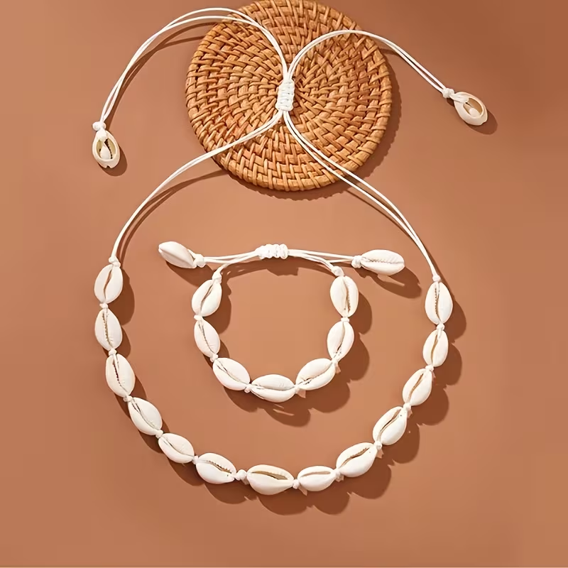 White Set of Shell Necklace & Bracelet