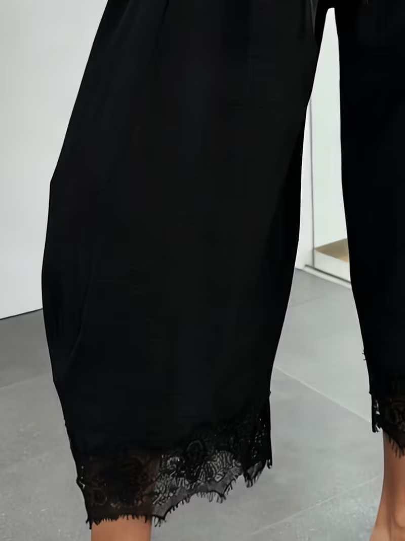 New Style Relaxed Fit Black Flowy Wide-Leg Pants with Lace Hem Design, High-Waisted Loose Fit Ankle Pants