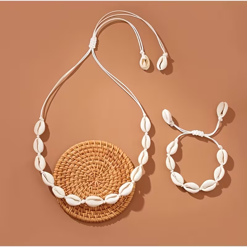 White Set of Shell Necklace & Bracelet