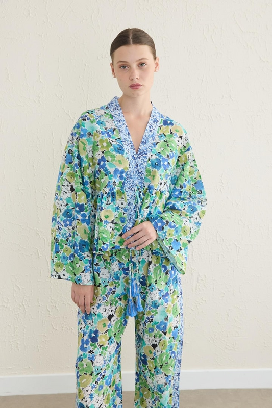 Multicolor Wide Hand Open Top